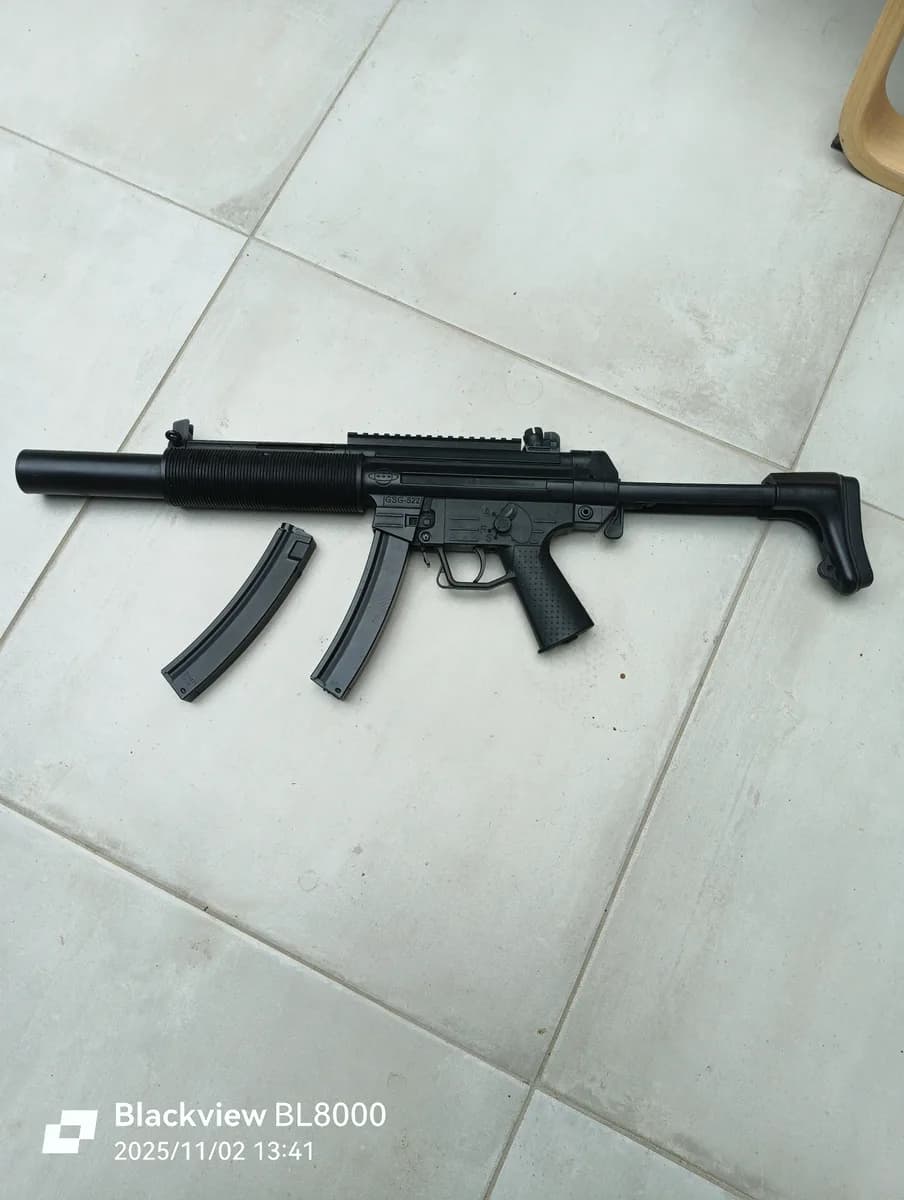 FAMAS, P90 et MP5 (gsg522) mini 1