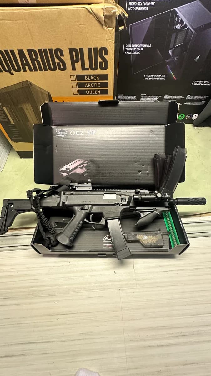Scorpion evo 3A1 en parfait état avec 4chargeurs mini 1
