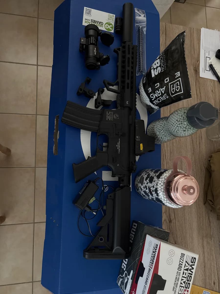 Colt M4 Hornet Full Metal + Red Dots + accessoires