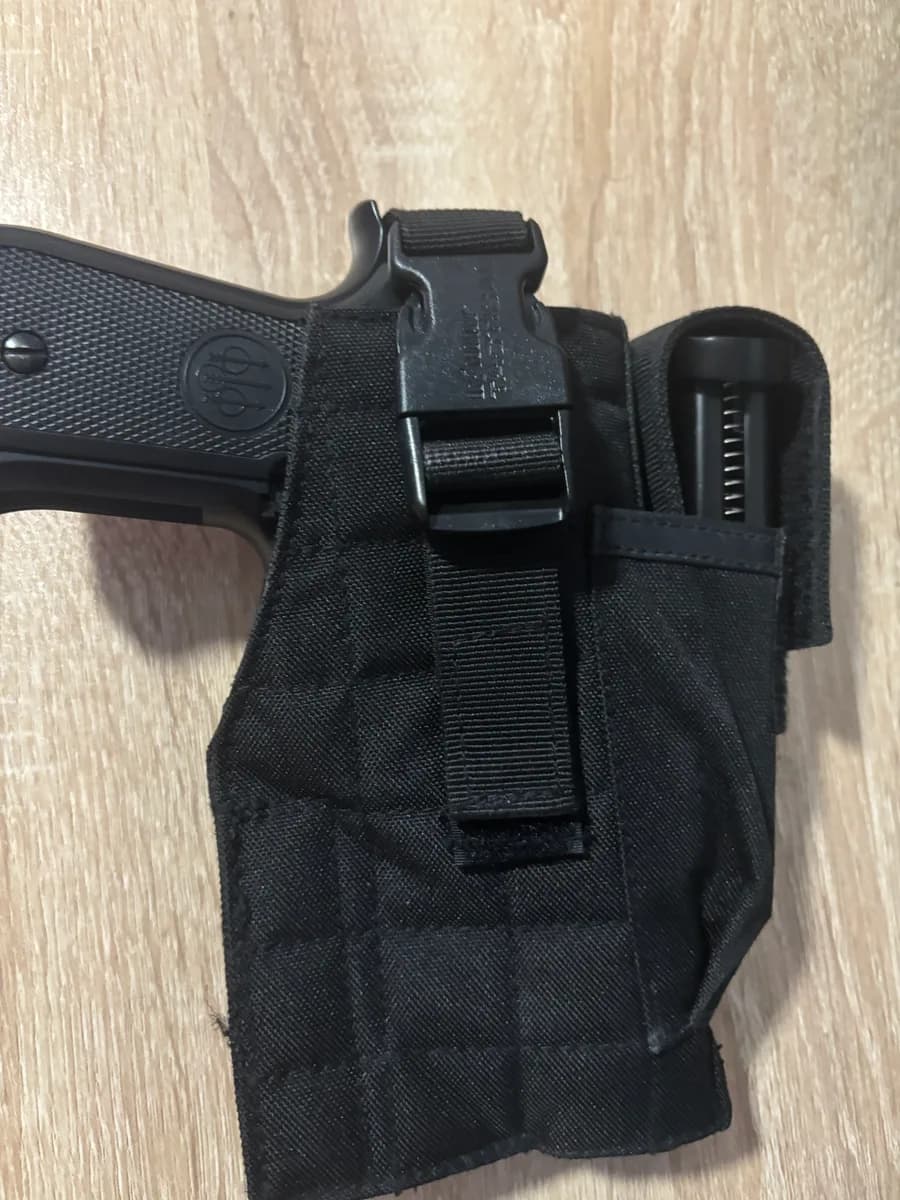 Beretta Pietro + Holster mini 3