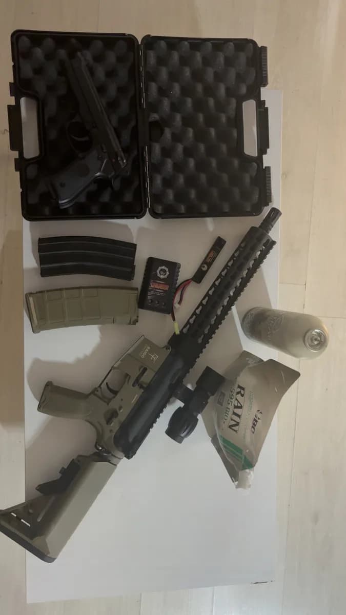 M4 Saigo Et Pistolet Airsoft mini 2