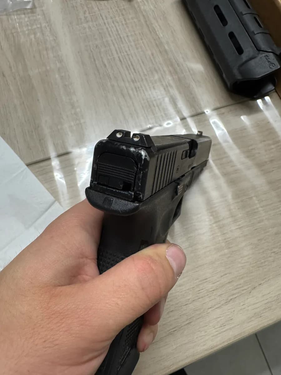 Glock 17 Gen5 VFC/Umarex + 2 chargeurs mini 4