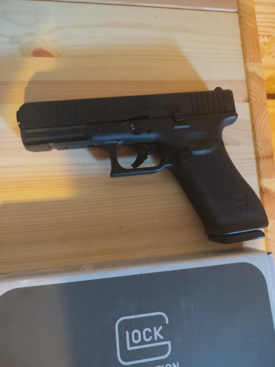 Glock 17